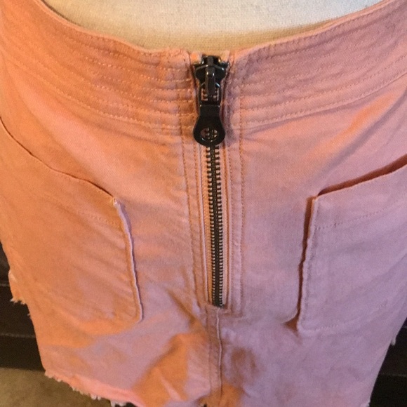 Madewell Pink/Coral Zip Aline Denim Mini Skirt Size 6 Raw Hem Pockets Preowned - Picture 4 of 8